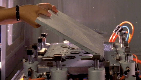 Apple > MacBook 2008 > Lavorazione dello chassis in alluminio