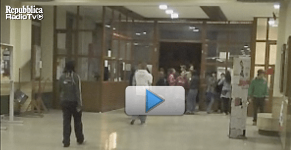 Repubblica > 22.20.2008 > Occupazione by night (F. Tonacci)