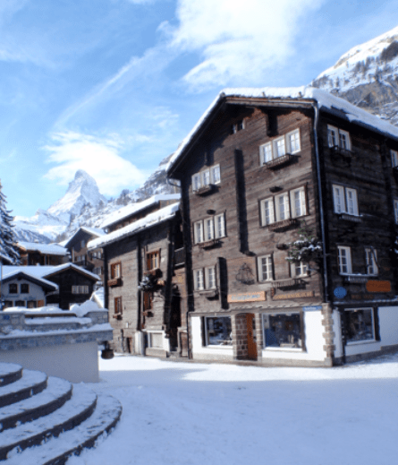 Zermatt, a fianco del municipio