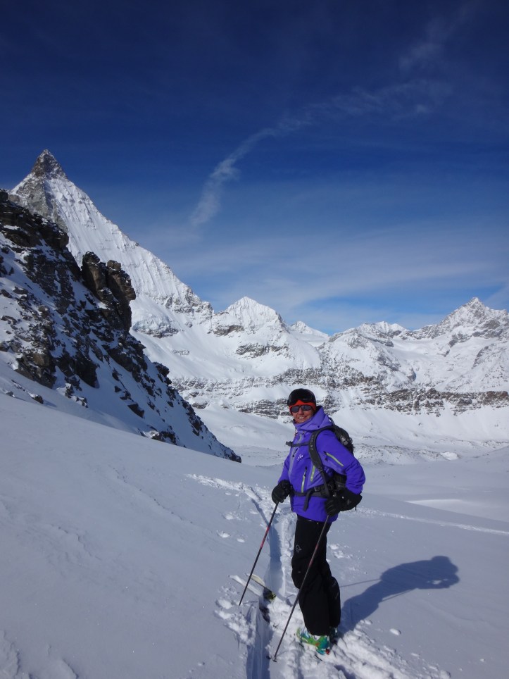 A lato del doccione spunta il Cervino e a dx la Dent Blanche
