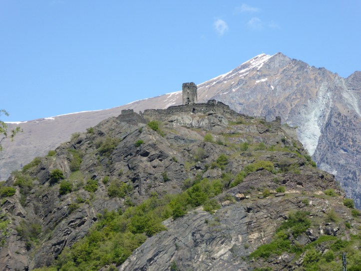 Castello di Saint Germain e Zerbion sullo sfondo