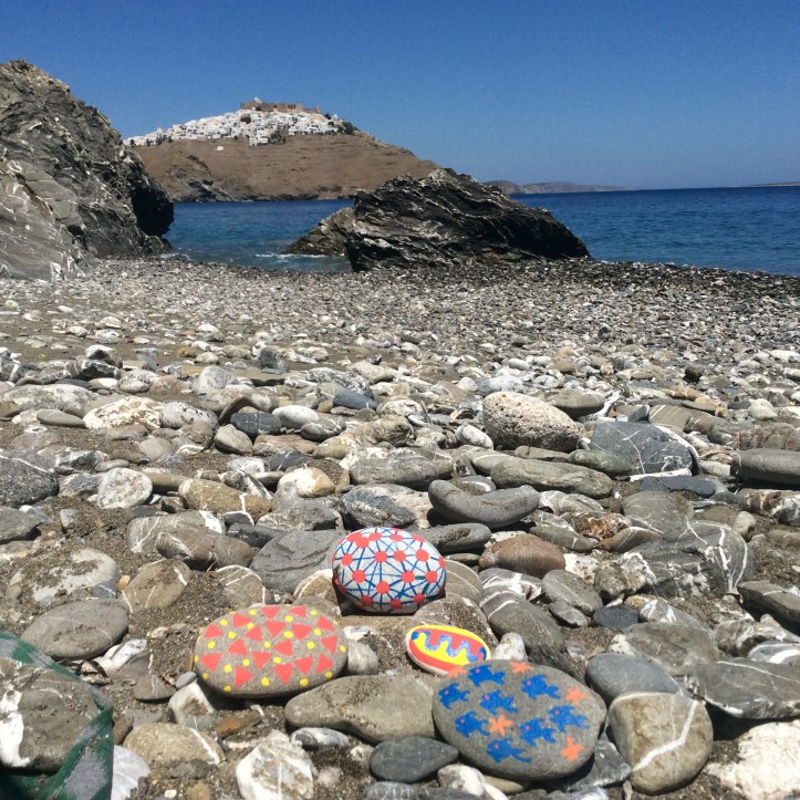 Sassi sulla spiaggetta di Tzanaki (Astypalea)