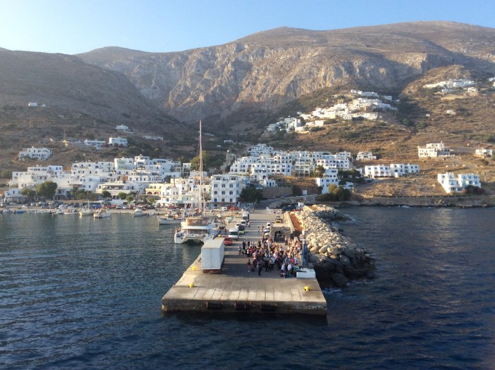 Il porto di Aegiali ad Amorgos