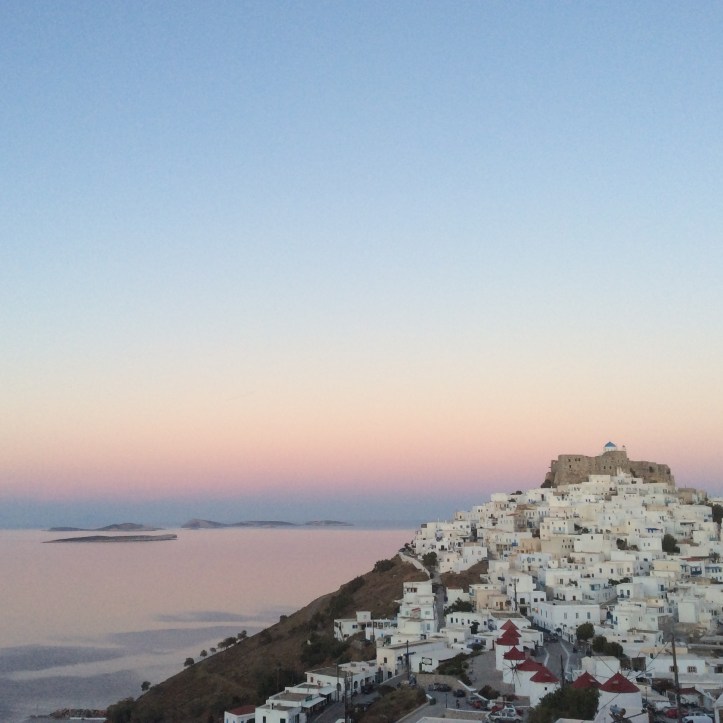 La chora di Astypalea al tramonto