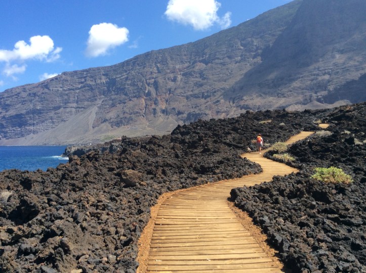 Il sentiero costiero che in mezz'ora collega La Macheta a La Punta